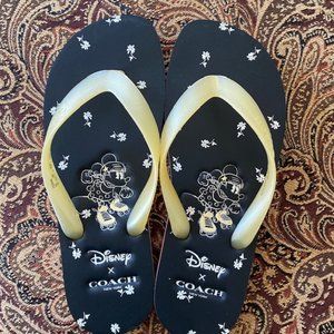 COACH X DISNEY Minnie Mouse Flip Flops – Size 7